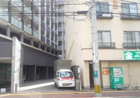 狭い道路イメージ